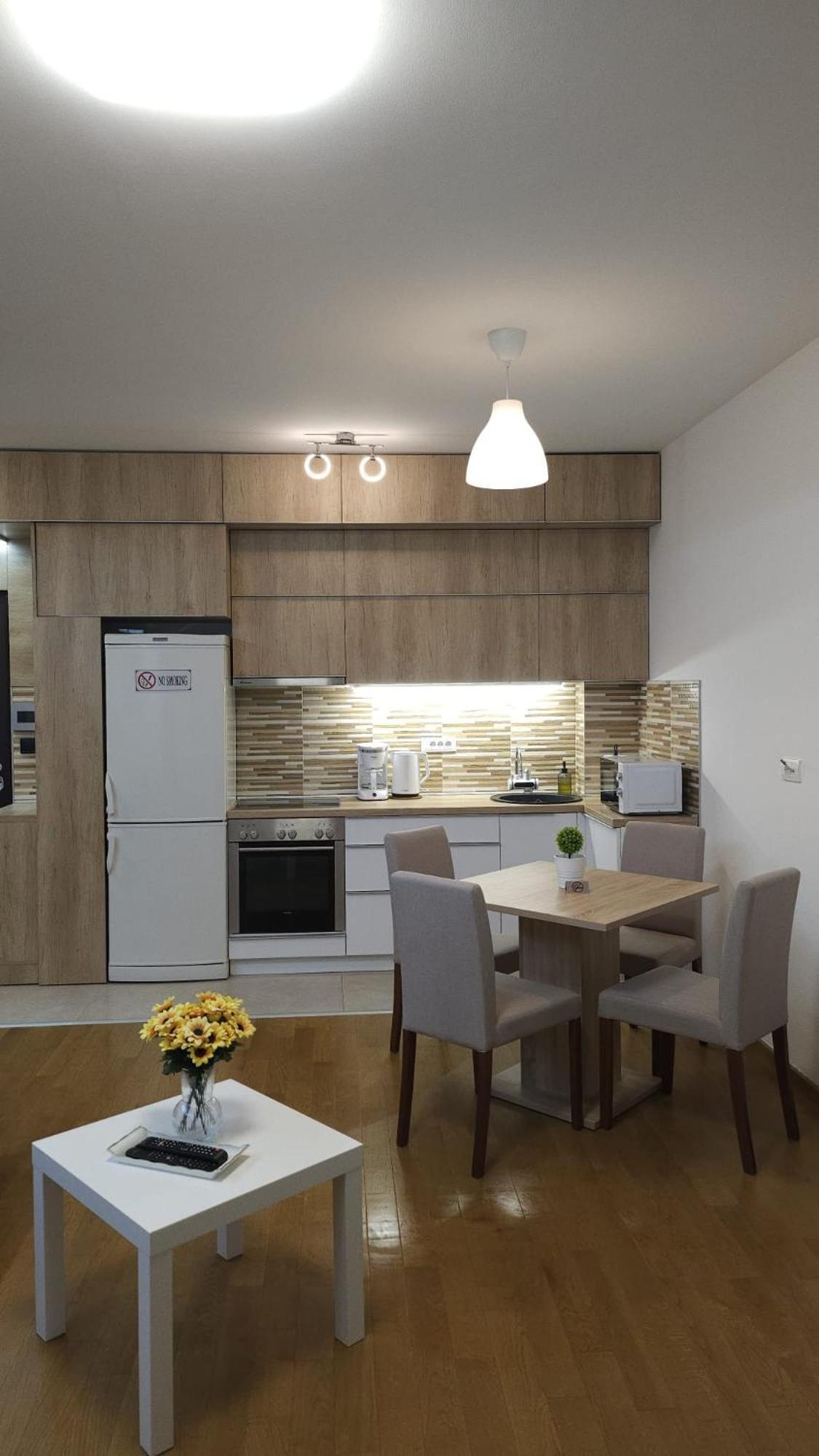 Porodicno-Poslovni Udoban Stan Apartamento Belgrado Exterior foto