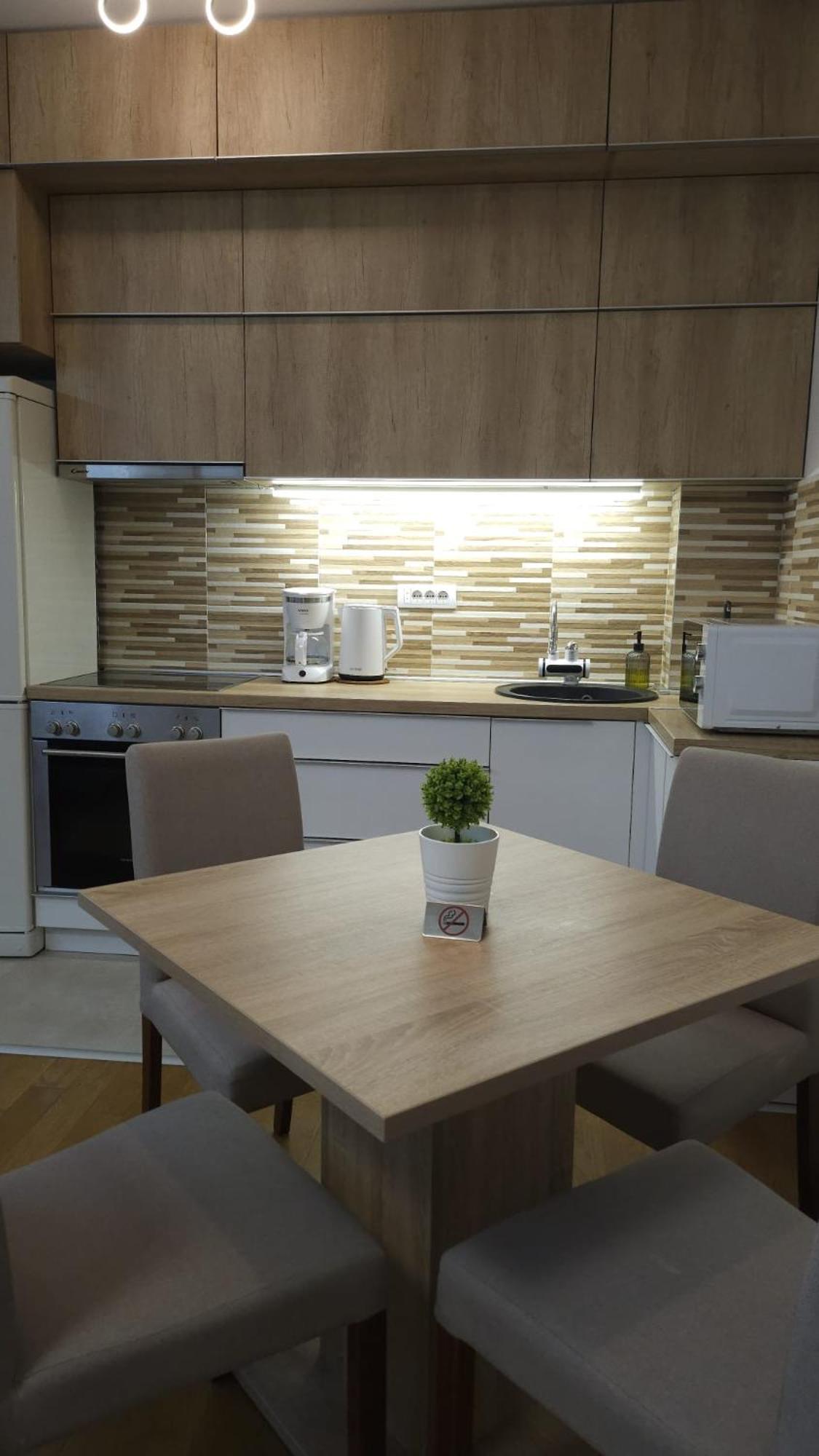 Porodicno-Poslovni Udoban Stan Apartamento Belgrado Exterior foto